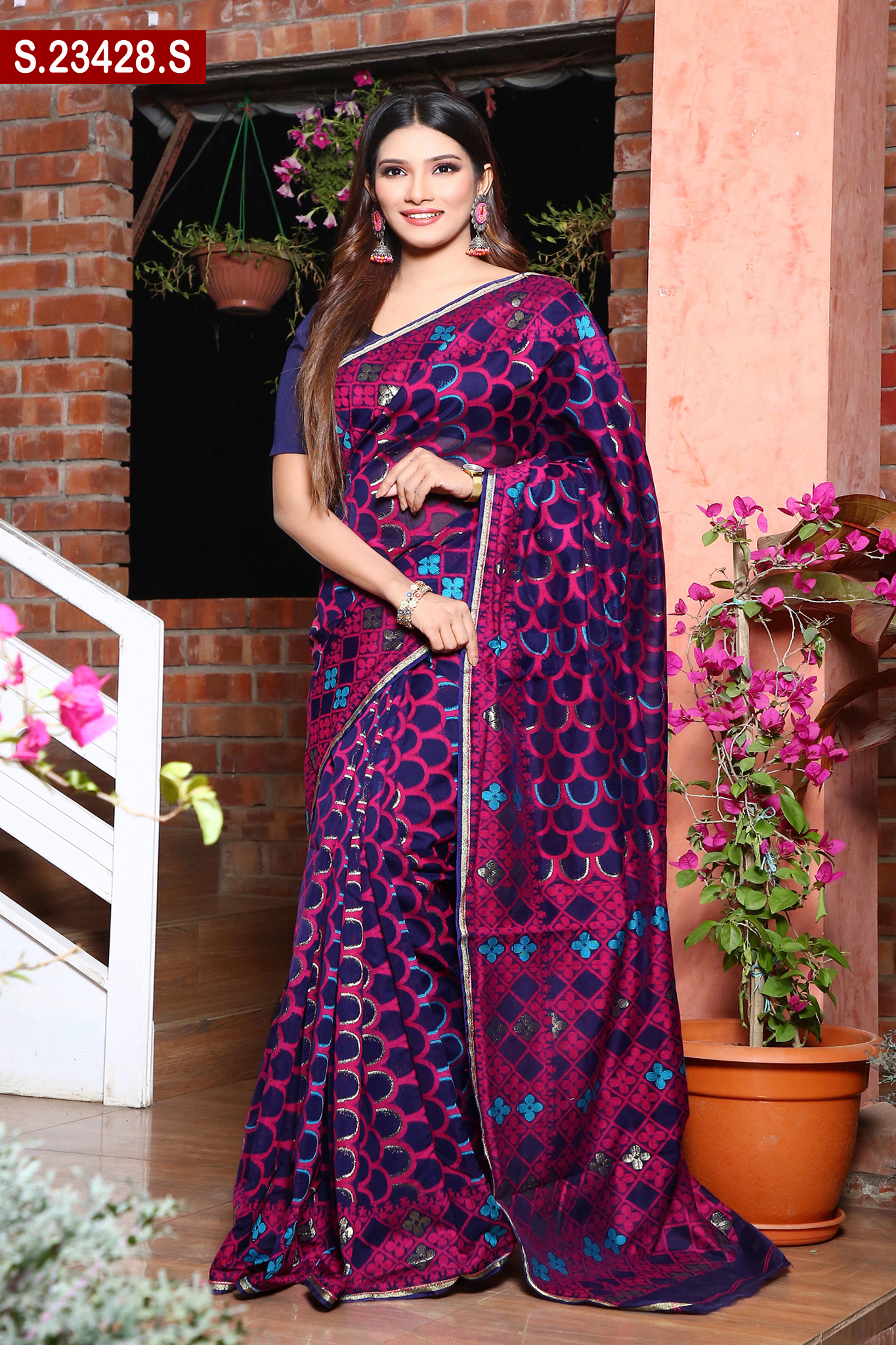 Attractive Silk Sharee. Include Running Blouse Piece Available.