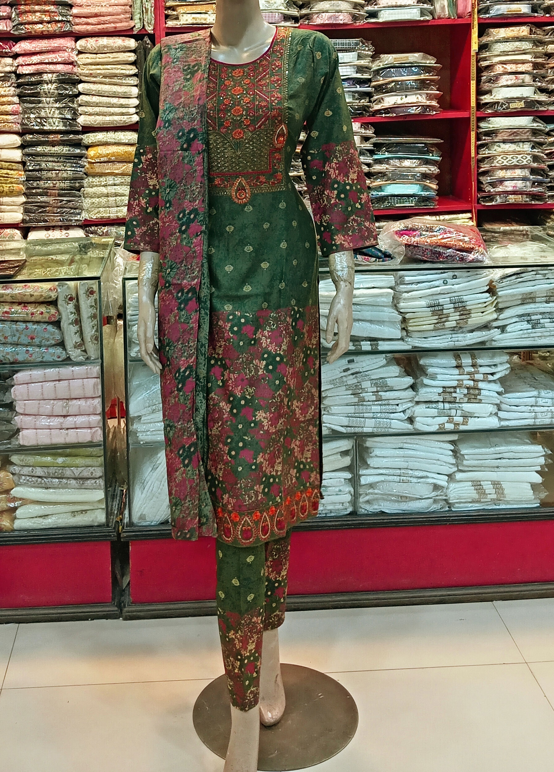 1450-tK কটন থ্রি-পিছটি পাচ্ছেন এমব্রয়ডারি ও স্ক্রিন প্রিন্টের কাজ করা - Image 2