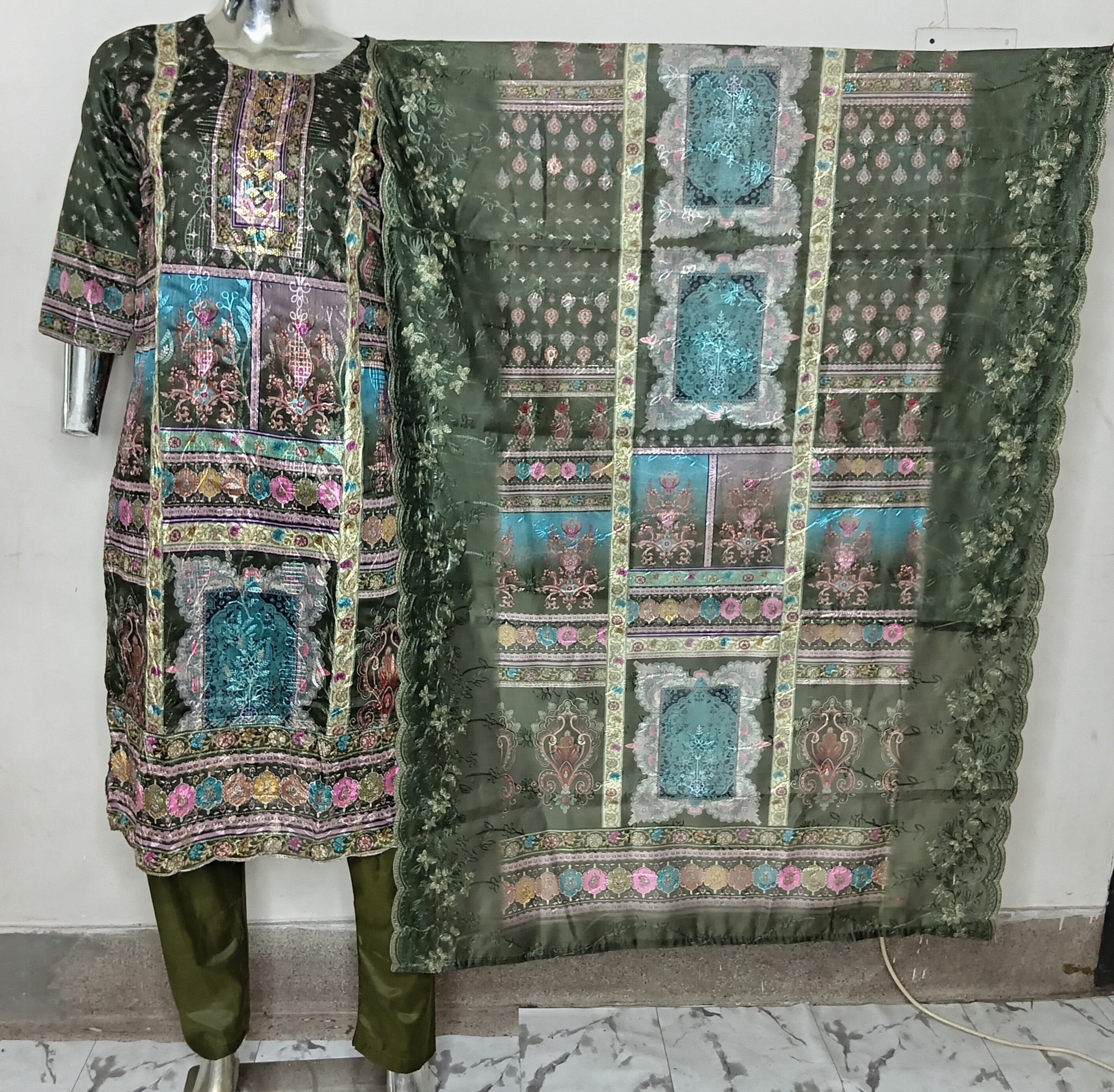 UN-3011-B Imported Gujrati Silk Aari Designer, Stone worked, Screen Printed Premium Unstitched Shalwar Kameez for Women – Luxury 3-Piece Suit | Foring Collection - Image 2