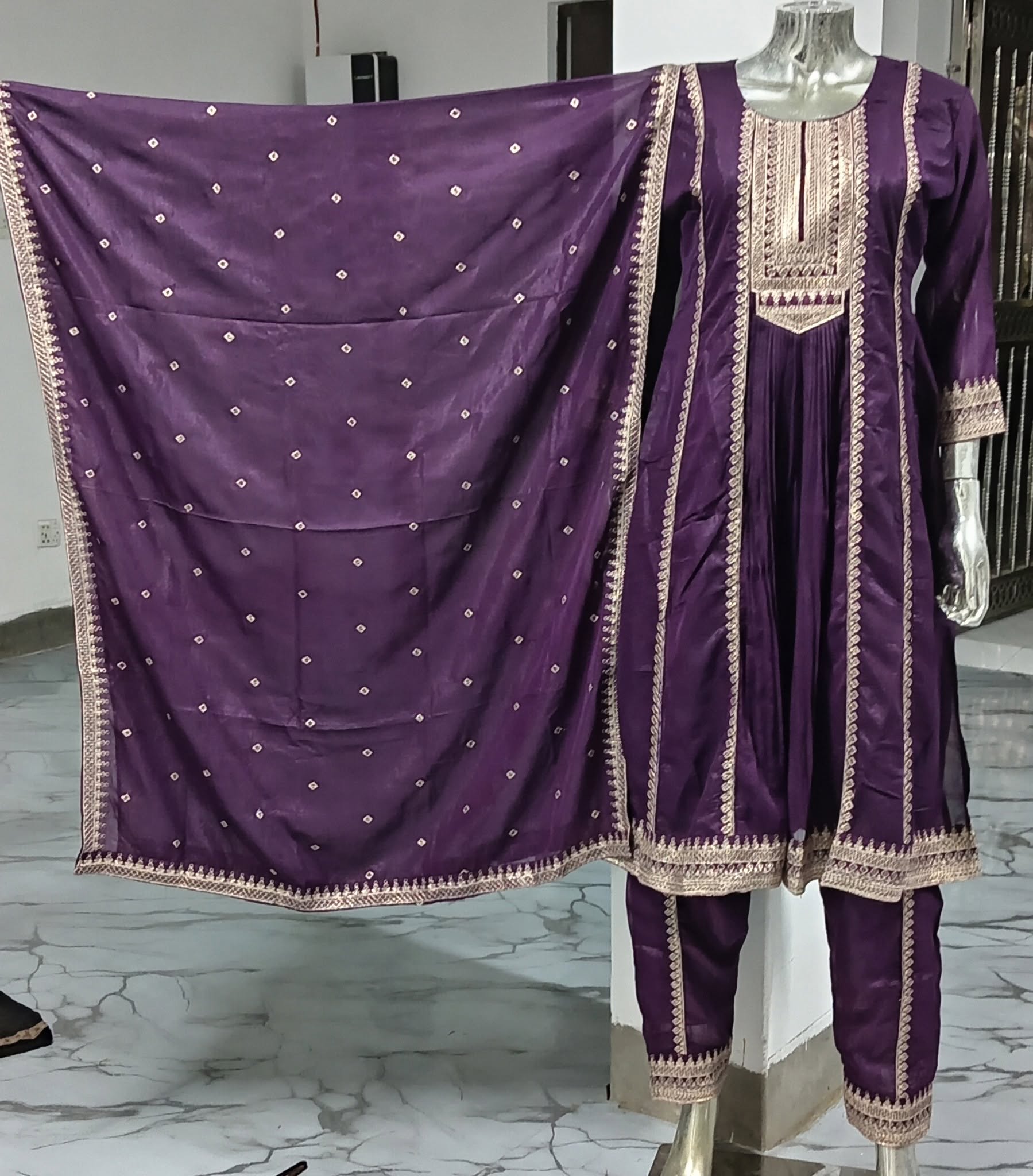 17556 (1) রেডি সিল্ক থ্রি-পিস – এমব্রয়ডারি কাজ করা সম্পূর্ণ ড্রেসটির কাপড় প্রিমিয়াম সিল্ক - Image 3