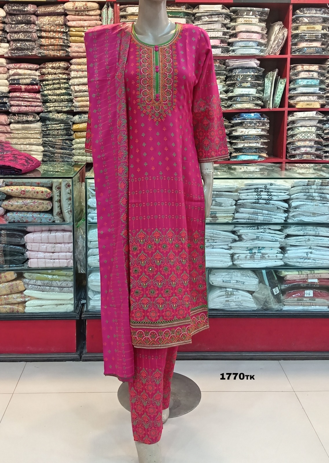 WEB-SOR-11-C3-REAL2 রেডি কটন থ্রি-পিস -কামিজ এমব্রয়ডারি ও স্ক্রিন প্রিন্টের কাজ করা । ওড়না ও সালোয়ার স্ক্রিন প্রিন্টের কাজ । - Image 2
