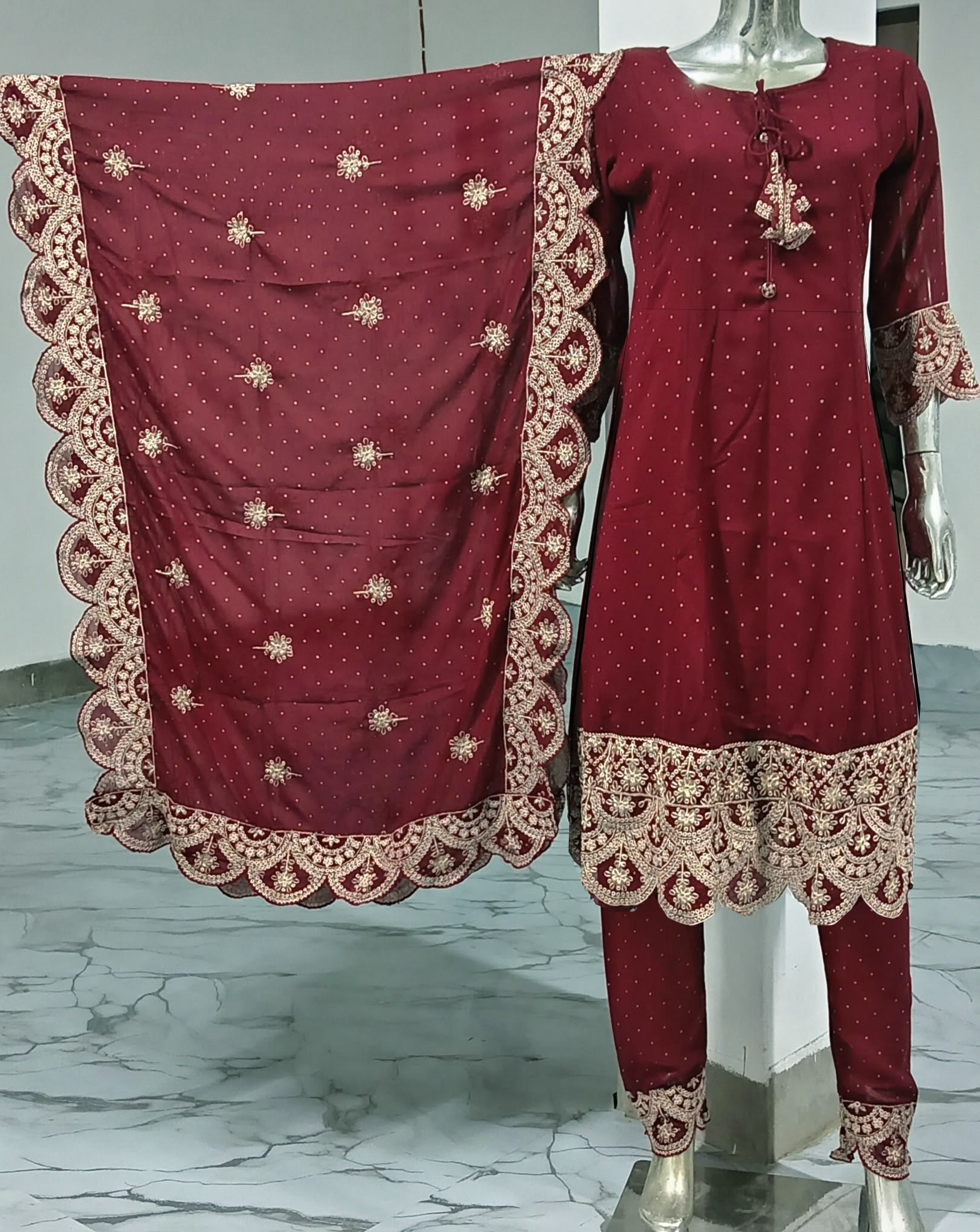 foring-silk-dress-17560 রেডি রাউন্ড সিল্ক থ্রি-পিস – এমব্রয়ডারি কাজ করা সম্পূর্ণ ড্রেসটির কাপড় প্রিমিয়াম সিল্ক - Image 2