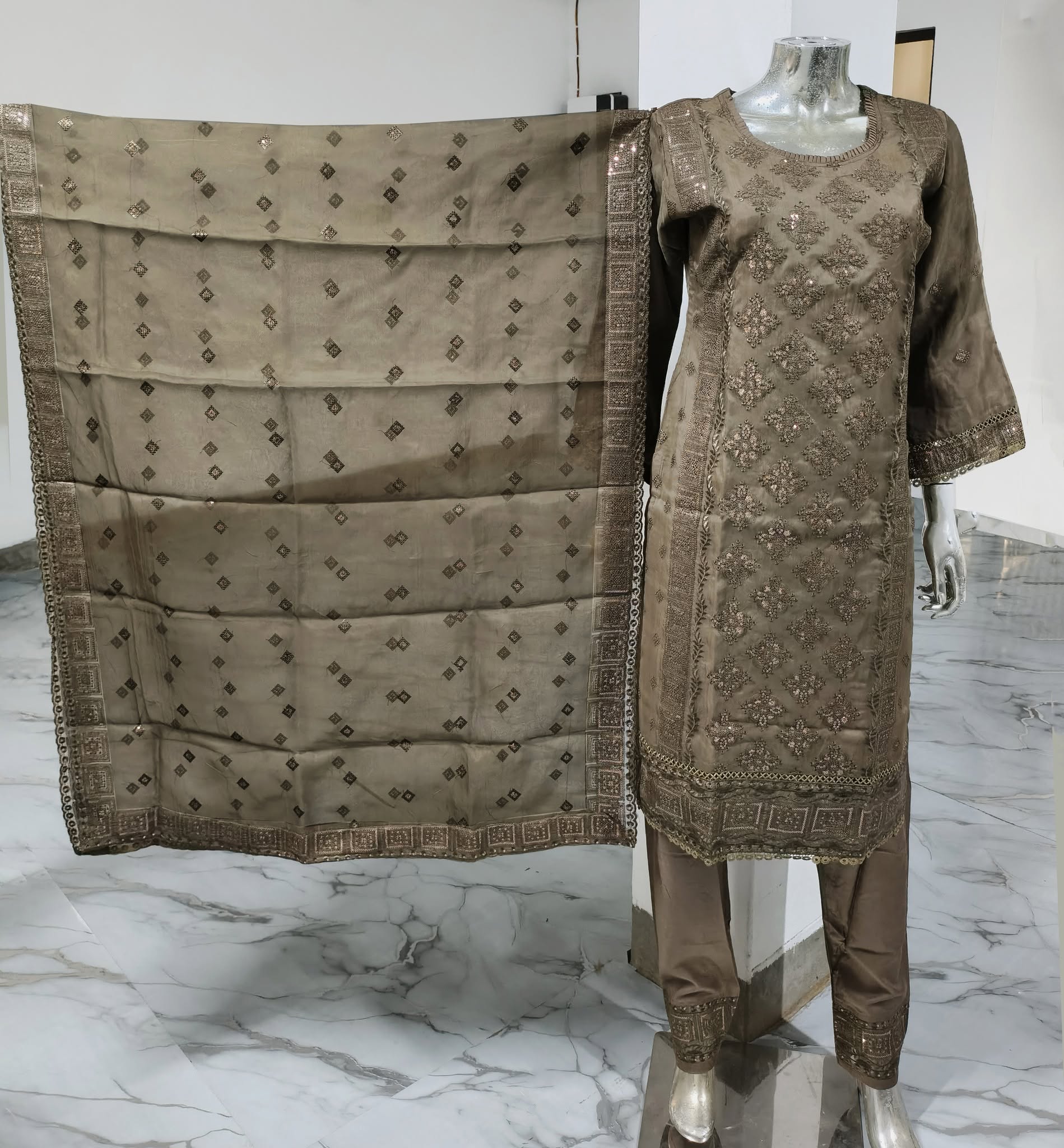 foring-Gorgeous-dress-266687 (2) প্রিমিয়াম রেডি সিল্ক ড্রেস—গর্জিয়াস কারচুপি কাজ করা প্রিমিয়াম সিল্ক কামিজ-এমব্রয়ডারি কাজ করা সিল্ক ওড়না ও প্যান্ট - Image 2